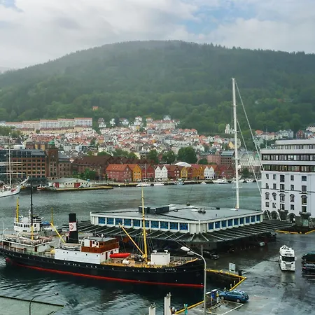 Unique Gem Overlooking The World Famous Bryggen Apartment Bergen
