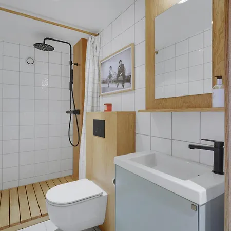 Unique Gem Overlooking The World Famous Bryggen Apartment *
