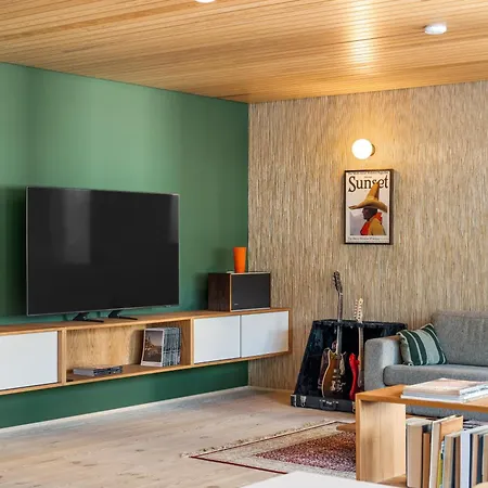 Unique Gem Overlooking The World Famous Bryggen Apartment Bergen