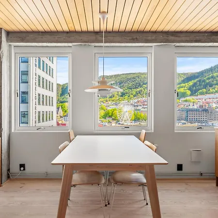 Unique Gem Overlooking The World Famous Bryggen * ベルゲン
